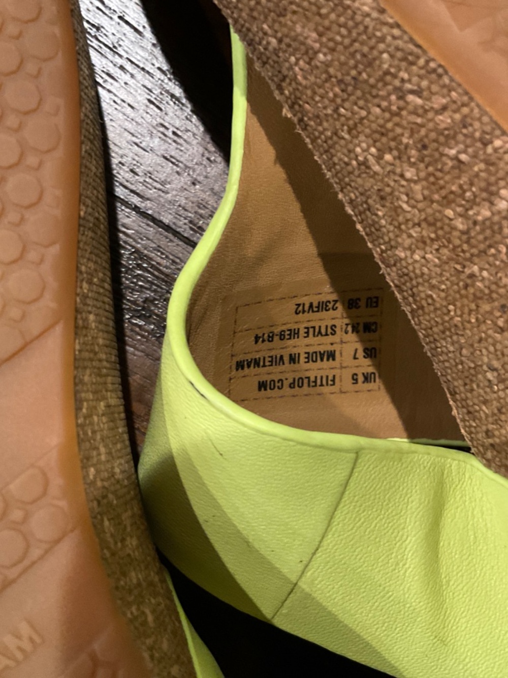 Fit flop Iqushion Toe Post Sandals Neon Leather Size EU38 /US7.5 - Picture 8 of 8